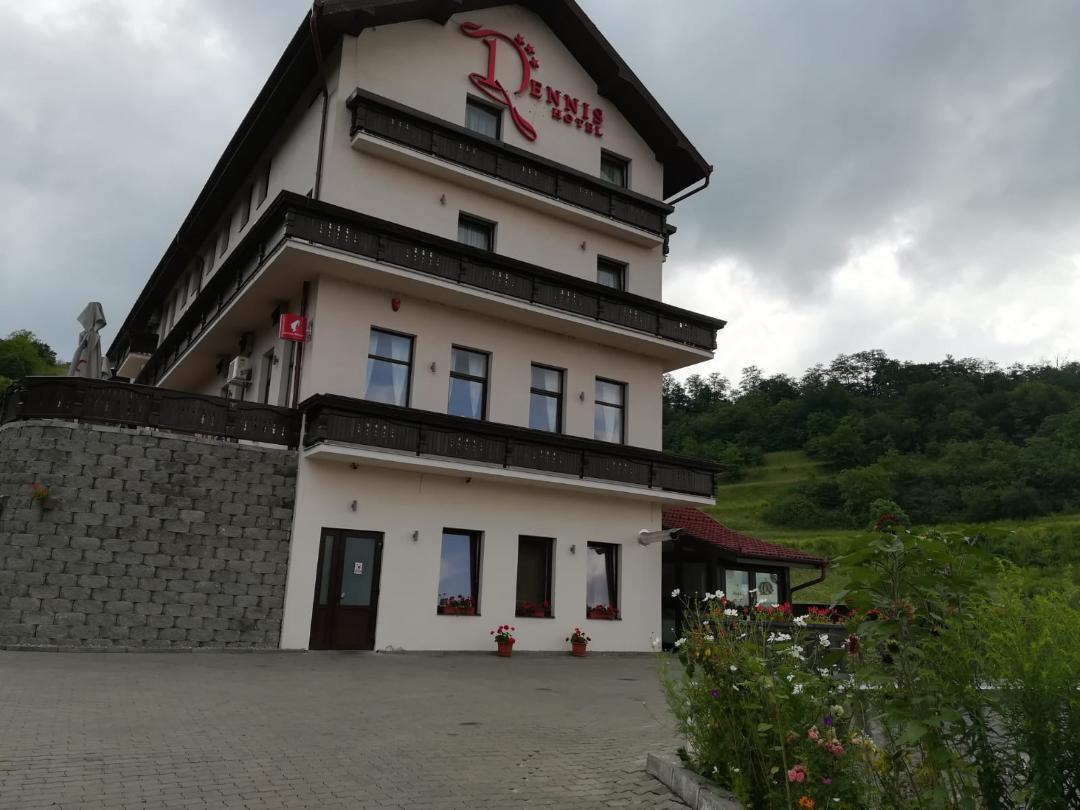 Hotel Dennis Mediaş Dış mekan fotoğraf